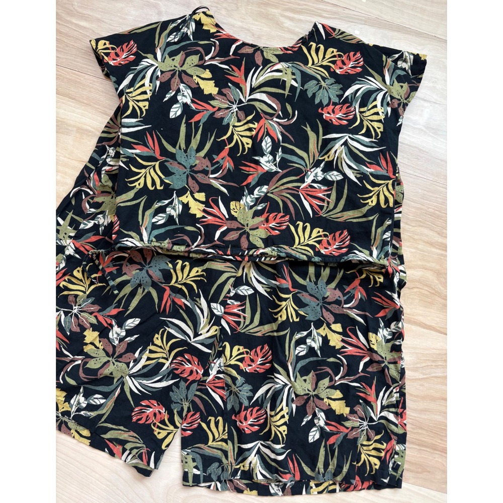 World Market Tropical Floral Two Piece Set Crop Top &‎ Wide Leg Culottes Black L